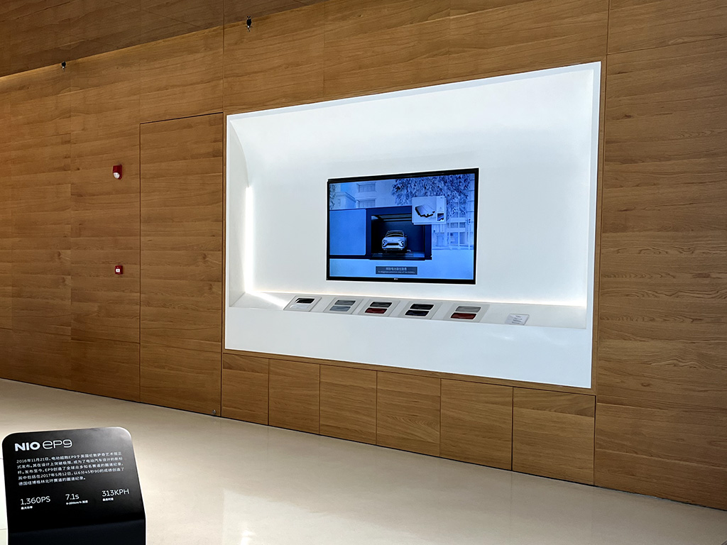 car-show-room-2.jpg