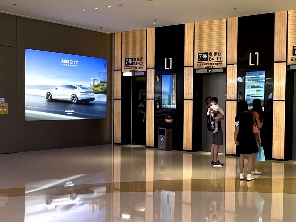 car-show-room-3.jpg